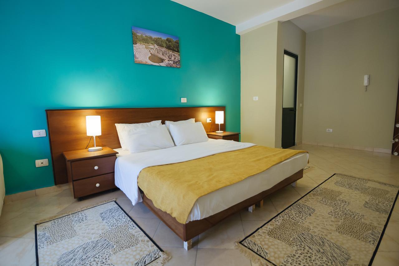 Akileda Hotel Durrës Exteriör bild