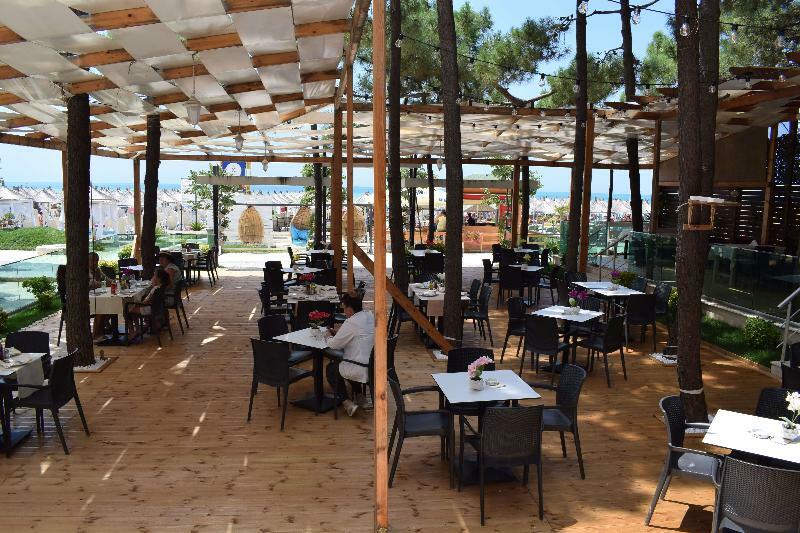 Akileda Hotel Durrës Exteriör bild
